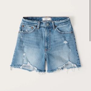 Abercrombie Curve Love High Rise 4 Inch Mom Shorts